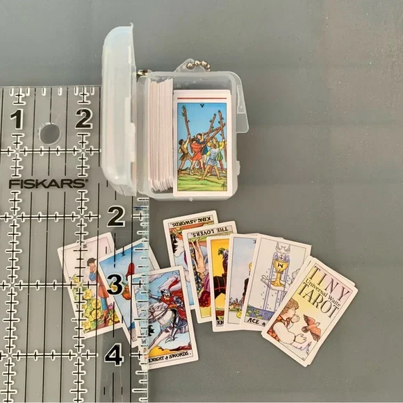 Tiny Universal Waite Tarot Keychain Travel Size Deck - Picture 2 of 3